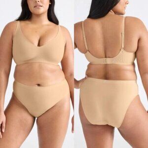 Knix Revolution Padded V-Neck Warm Sand